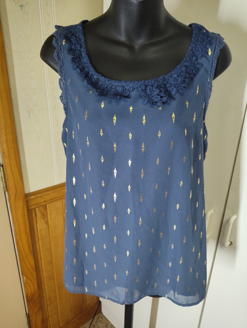 LC Lauren Conrad Double Lining Gold Diamond Foil Print Lace Collar Tank Top Sz M
